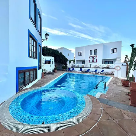 Daire Double With Terrace Or Balcony, Wifi, Breakfast Included And Volcano View *