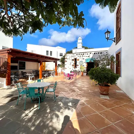 Double With Terrace Or Balcony, Wifi, Breakfast Included And Volcano View Daire *