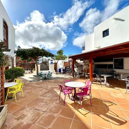 Double With Terrace Or Balcony, Wifi, Breakfast Included And Volcano View *
