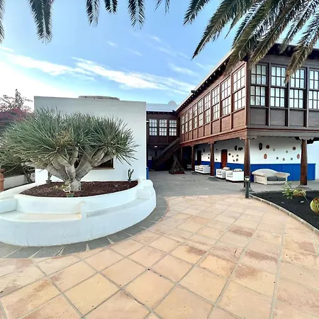 Double With Terrace Or Balcony, Wifi, Breakfast Included And Volcano View * Yaiza (Lanzarote)